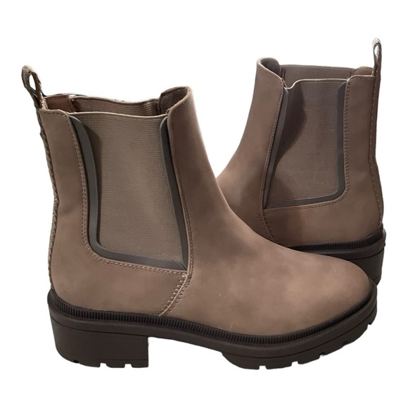 Rocket Dog Iggie Taupe Chelsie Boots Size 7.5 - Picture 3 of 11